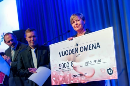Omena-voittaja Eija Supperi.