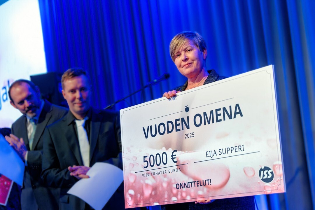 Omena-voittaja Eija Supperi.