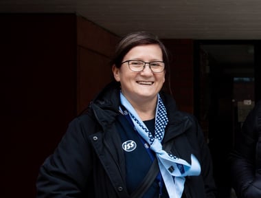 Esihenkilö Emina.