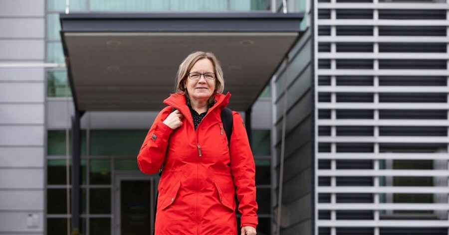 ISS:n palvelupäällikkö Anne.