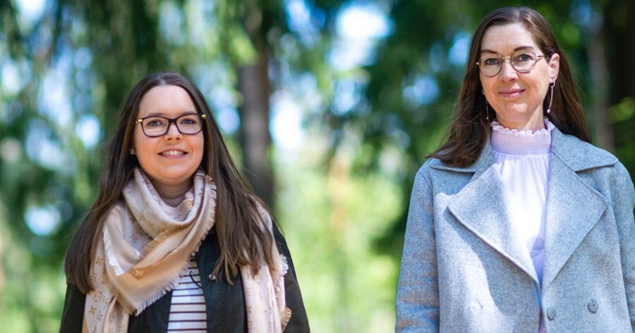 ISS:n vastuullisuustiimin Taina Tilus ja Hanna Bradley.