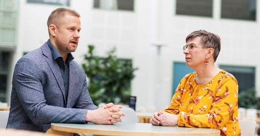 ISS:n tradenomiopiskelijat Juho ja Riikka.