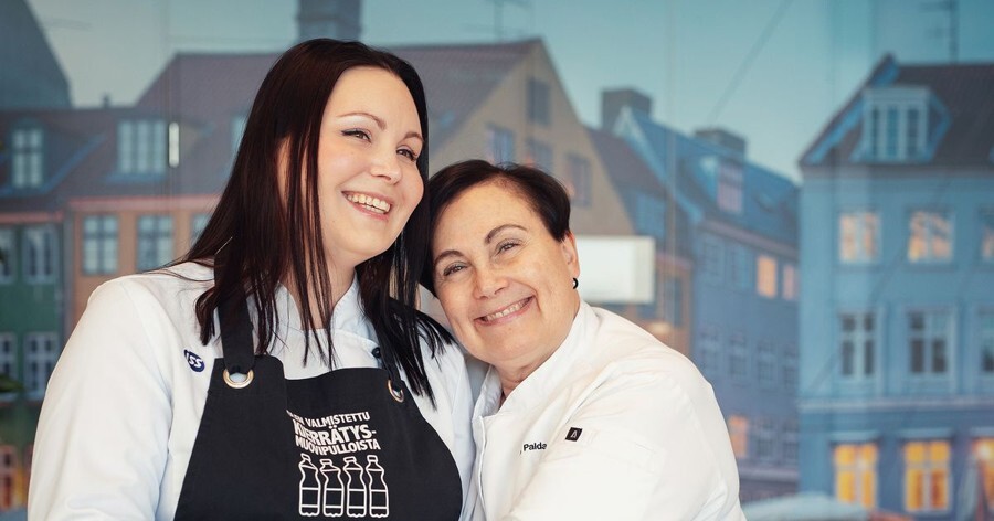 Tuotepäällikkö Terhi Paldan ja edustuskokki Emilia Pesu