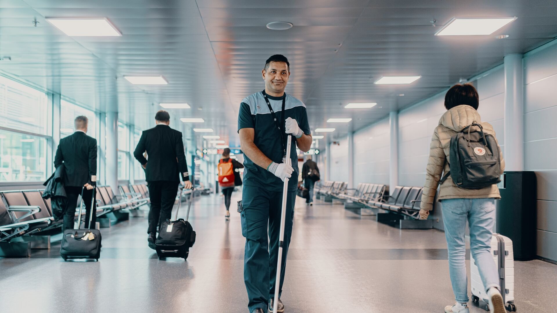 ISS:n siivooja lentokentällä.